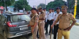महिला अस्पताल से क्रेसेंट मॉल तक चला अतिक्रमण हटाओ अभियान, यातायात पुलिस ने हटवाए अवैध कब्जे टीआई कुलदीप त्रिपाठी के नेतृत्व में हुई कार्रवाई, दोबारा अतिक्रमण पर सख्त कार्रवाई की चेतावनी