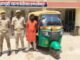 बेलीपार पुलिस की बड़ी कार्रवाई: चोरी का ऑटो रिक्शा बरामद, शातिर आरोपी गिरफ्तार पूर्व में भी कई मुकदमों में रहा शामिल, आपराधिक इतिहास खंगाल रही पुलिस