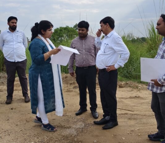 रायबरेली रिंग रोड परियोजना अंतिम चरण में: डीएम ने किया निरीक्षण, गुणवत्ता और समयबद्ध कार्य पर दिया जोर 95 प्रतिशत कार्य पूरा, रेलवे स्वीकृति मिलने के बाद शेष निर्माण ने पकड़ी रफ्तार