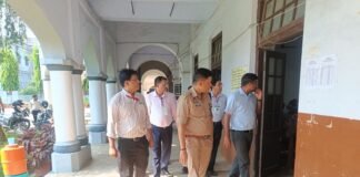 टीईटी 2026: गोरखपुर में चार पालियों की परीक्षा शांतिपूर्ण सम्पन्न, दो दिनों में रिकॉर्ड उपस्थिति के बीच प्रशासन पूरी तरह रहा अलर्ट 32 परीक्षा केंद्रों पर 72 हजार से अधिक अभ्यर्थियों के लिए सुरक्षा के कड़े इंतजाम, वरिष्ठ अधिकारियों ने लगातार किया निरीक्षण
