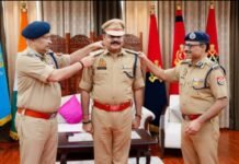 तेजतर्रार पीपीएस अधिकारी जितेंद्र कुमार श्रीवास्तव बने आईपीएस, पिपिंग सेरेमनी में मिला नया दायित्व 15 से अधिक जिलों में दे चुके हैं सेवाएं, गोरखपुर और मेरठ में निभा चुके हैं अहम जिम्मेदारी