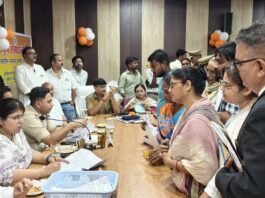 डीएम-एसपी ने तहसील लालगंज में सुनीं फरियादियों की समस्याएं सम्पूर्ण समाधान दिवस में 148 शिकायतें, 20 का मौके पर निस्तारण