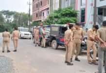 गीडा सेक्टर-22 में प्रशासन का बड़ा एक्शन, अवैध होटलों पर छापेमारी एसडीएम व गीडा सीईओ की संयुक्त कार्रवाई, दो होटल सील, मैनेजर और मुंशी हिरासत में