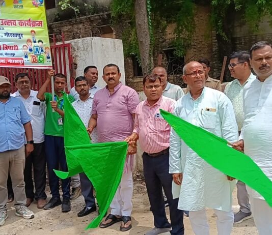 निकली ब्लॉक स्तरीय ‘स्कूल चलो अभियान’ एवं संचारी रोग नियंत्रण रैली 250 से अधिक बच्चों ने लिया भाग, विधायक प्रदीप शुक्ला ने शिक्षा और स्वास्थ्य के प्रति किया जागरूक