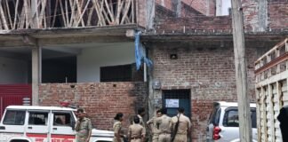 विदेशी साइबर फ्रॉड मामले में गोरखपुर में ATS की बड़ी कार्रवाई, पेंट कारोबारी के घर पांच घंटे तक चली जांच इलाहीबाग में सुबह पांच बजे मारा छापा, मोबाइल व इलेक्ट्रॉनिक उपकरण खंगाले, स्थानीय पुलिस रही तैनात