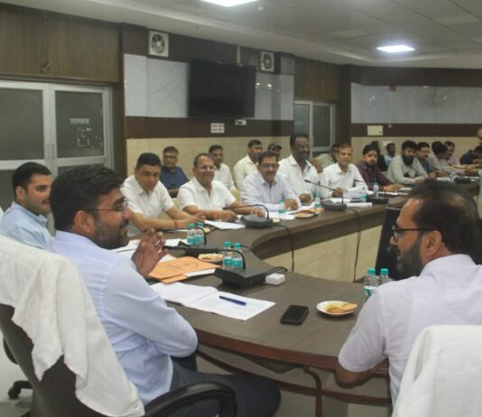 उद्योग बंधु बैठक में उद्यमियों की समस्याओं पर मंथन