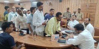 सम्भव दिवस में नगर आयुक्त अजय जैन ने सुनीं जनसमस्याएं, अधिकारियों को दिए त्वरित निस्तारण के निर्देश