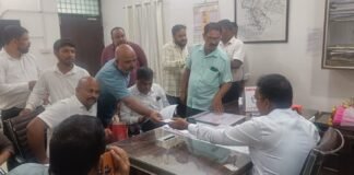 कार्यभार संभालते ही एक्शन मोड में दिखे सदर एसडीएम ज्ञान प्रताप सिंह पहले ही दिन जनसुनवाई कर फरियादियों की सुनी समस्याएं, लंबित फाइलों पर जताई सख्ती