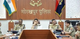 देर रात पुलिस लाइन में SSP डॉ. कोस्तुभ की क्राइम मीटिंग, अपराधियों पर सख्त कार्रवाई के निर्देश थाना प्रभारियों को वारंटियों की गिरफ्तारी, हिस्ट्रीशीटरों की निगरानी और रात्रि गश्त बढ़ाने के आदेश