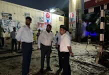 जलभराव पर प्रशासन सख्त, मंडलायुक्त-डीएम ने किया शहर का निरीक्षण पंपसेट से तत्काल जलनिकासी और गड्ढामुक्त सड़कें सुनिश्चित करने के निर्देश