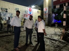 जलभराव पर प्रशासन सख्त, मंडलायुक्त-डीएम ने किया शहर का निरीक्षण पंपसेट से तत्काल जलनिकासी और गड्ढामुक्त सड़कें सुनिश्चित करने के निर्देश