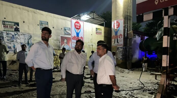जलभराव पर प्रशासन सख्त, मंडलायुक्त-डीएम ने किया शहर का निरीक्षण पंपसेट से तत्काल जलनिकासी और गड्ढामुक्त सड़कें सुनिश्चित करने के निर्देश