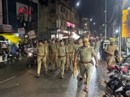 शांति और सुरक्षा व्यवस्था को लेकर पुलिस अलर्ट, डीआईजी व एसएसपी ने किया पैदल मार्च संवेदनशील क्षेत्रों का लिया जायजा, व्यापारियों व आमजन से संवाद कर दिलाया सुरक्षा का भरोसा