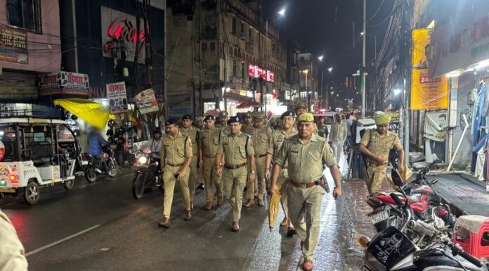 शांति और सुरक्षा व्यवस्था को लेकर पुलिस अलर्ट, डीआईजी व एसएसपी ने किया पैदल मार्च संवेदनशील क्षेत्रों का लिया जायजा, व्यापारियों व आमजन से संवाद कर दिलाया सुरक्षा का भरोसा