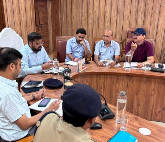 मल्टीलेवल पार्किंग की व्यवस्थाओं पर निगम सख्त, व्यापारियों की समस्याओं के समाधान के दिए निर्देश