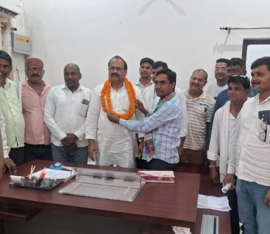 नाथनगर ब्लॉक प्रमुख रामवृक्ष यादव को प्रशासक बनाए जाने पर भव्य स्वागत