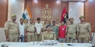 वाहन चोरी गिरोह का पर्दाफाश, तीन शातिर चोर गिरफ्तार चोरी की स्कॉर्पियो, वारदात में प्रयुक्त स्विफ्ट कार व मास्टर चाबियां बरामद, शराब तस्करी में करते थे इस्तेमाल