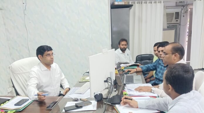 गोरखपुर को 2027 तक बाल श्रम मुक्त बनाने की मुहिम तेज एडीएम सिटी की अध्यक्षता में टास्क फोर्स बैठक, 31 अगस्त तक विशेष अभियान को गति देने के निर्देश