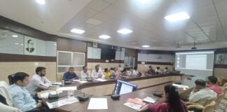 54 विद्यालयों में स्थापित होंगी व्यावसायिक लैब, 2.70 करोड़ रुपये के उपकरण क्रय को मंजूरी सीडीओ शाश्वत त्रिपुरारी की अध्यक्षता में जनपदीय क्रय समिति की बैठक, छात्रों को मिलेगा आधुनिक कौशल प्रशिक्षण