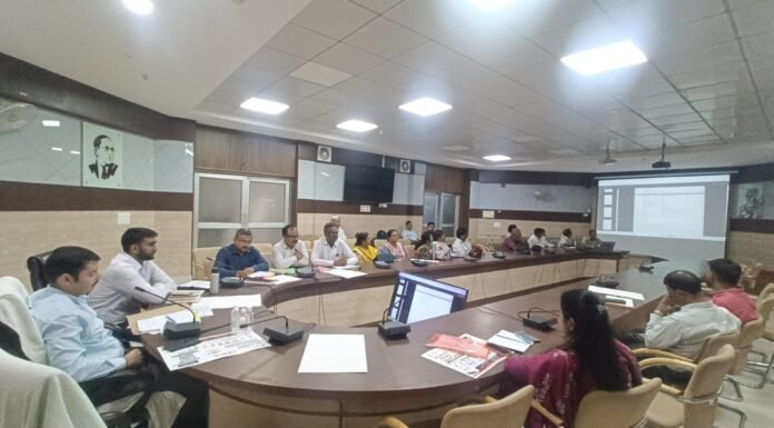 54 विद्यालयों में स्थापित होंगी व्यावसायिक लैब, 2.70 करोड़ रुपये के उपकरण क्रय को मंजूरी सीडीओ शाश्वत त्रिपुरारी की अध्यक्षता में जनपदीय क्रय समिति की बैठक, छात्रों को मिलेगा आधुनिक कौशल प्रशिक्षण