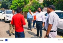 लच्छीपुर में सफाई व्यवस्था पर सख्त हुए नगर आयुक्त, सुपरवाइजर का वेतन रोका