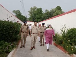 डीएम-एसपी ने जिला कारागार का किया निरीक्षण, सुरक्षा और व्यवस्थाओं का लिया जायजा बंदियों से संवाद कर जानी समस्याएं, भोजन, चिकित्सीय सुविधा और स्वच्छता पर दिए आवश्यक निर्देश
