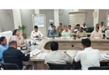 डीएम की अध्यक्षता में जिला वृक्षारोपण, पर्यावरण एवं गंगा समिति की बैठक जियो टैगिंग, पौधों के संरक्षण और शत-प्रतिशत सर्वाइवल पर डीएम का विशेष जोर