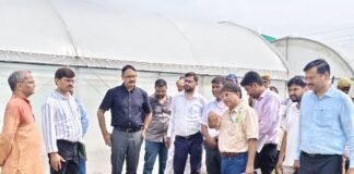 डीएम आलोक कुमार ने कृषि विज्ञान केंद्र का किया औचक निरीक्षण वैज्ञानिकों के कार्यों की सराहना, हाईटेक नर्सरी और बाजरा प्रक्षेत्र का लिया जायजा