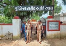 पुलिस का वफादार साथी ‘वैनमोर’ हमेशा के लिए हुआ विदा एसएसपी डॉ. कौस्तुभ ने शहीद स्मारक पर दी अंतिम श्रद्धांजलि, नम आंखों से पुलिस परिवार ने किया सलाम
