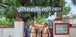 पुलिस का वफादार साथी ‘वैनमोर’ हमेशा के लिए हुआ विदा एसएसपी डॉ. कौस्तुभ ने शहीद स्मारक पर दी अंतिम श्रद्धांजलि, नम आंखों से पुलिस परिवार ने किया सलाम