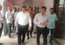 कमिश्नरी में मंडलायुक्त इंद्र विक्रम सिंह का औचक निरीक्षण कोर्ट शाखा, रिकॉर्ड रूम और सांख्यिकी विभाग की परखी व्यवस्था, पुराने वादों के शीघ्र निस्तारण के निर्देश