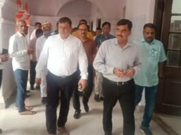 कमिश्नरी में मंडलायुक्त इंद्र विक्रम सिंह का औचक निरीक्षण कोर्ट शाखा, रिकॉर्ड रूम और सांख्यिकी विभाग की परखी व्यवस्था, पुराने वादों के शीघ्र निस्तारण के निर्देश
