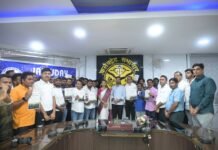 सफाई योद्धाओं और युवा स्वयंसेवकों को मिला सम्मान, श्रम को सलाम 130 सफाईकर्मियों को प्रमाणपत्र-स्मार्टवॉच और 140 युवा स्वयंसेवकों को प्रमाणपत्र-एयरपॉड्स देकर बढ़ाया हौसला