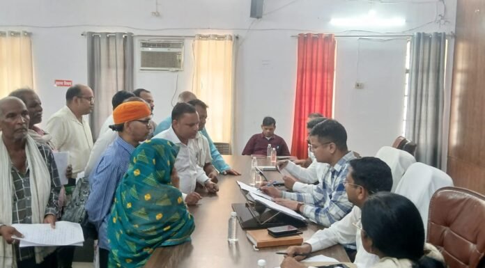 सम्पूर्ण समाधान दिवस में पहुंचे 89 मामले, 10 शिकायतों का मौके पर निस्तारण एडीएम (मुख्य राजस्व अधिकारी) हिमांशु वर्मा ने सुनी जनसमस्याएं, राजस्व मामलों के लिए टीम गठित