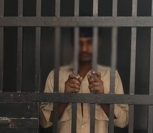 धारदार हथियार से पुलिसकर्मी पर हमला, आरोपी गिरफ्तार गीडा में चेकिंग के दौरान वारदात, अवैध चापड़ बरामद; आरक्षी घायल