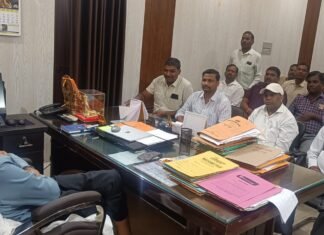ग्रामीण सफाई कर्मचारियों की समस्याओं पर डीपीआरओ ने की सुनवाई वेतन, लंबित भुगतान व सेवा संबंधी मुद्दों पर हुई वार्ता, त्वरित निस्तारण के दिए निर्देश