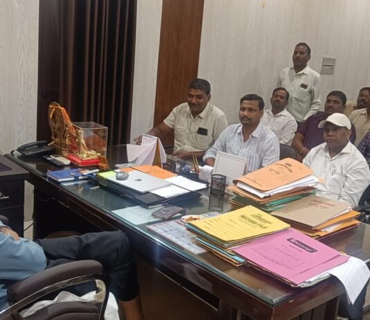 ग्रामीण सफाई कर्मचारियों की समस्याओं पर डीपीआरओ ने की सुनवाई वेतन, लंबित भुगतान व सेवा संबंधी मुद्दों पर हुई वार्ता, त्वरित निस्तारण के दिए निर्देश