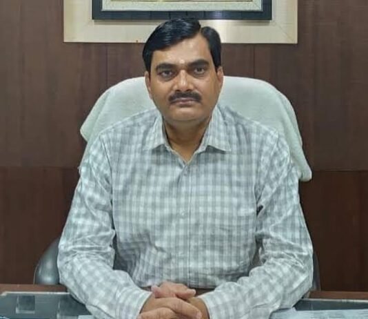 13 वरिष्ठ आईएएस अधिकारियों के तबादले, गोरखपुर को मिला नया मंडलायुक्त इन्द्र विक्रम सिंह बने गोरखपुर के नए कमिश्नर, अनिल ढींगरा को मिली आवास विभाग की जिम्मेदारी