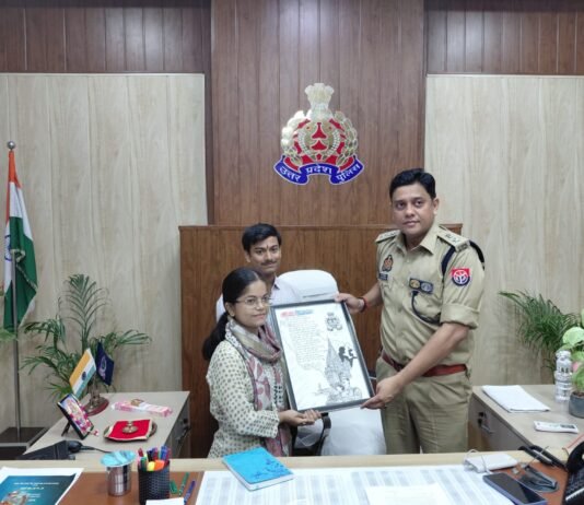 बालिका की कविता में झलका यूपी पुलिस के प्रति सम्मान और विश्वास “उत्तर प्रदेश पुलिस है नाम हमारा” शीर्षक से व्यक्त किया आभार, एसएसपी ने किया सम्मानित