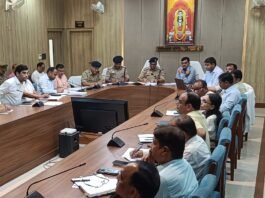 मुख्यमंत्री योगी आदित्यनाथ ने वीडियो कॉन्फ्रेंसिंग से की प्रदेशभर की समीक्षा महिला सुरक्षा, बाढ़, कांवड़ यात्रा और कानून-व्यवस्था पर दिए सख्त निर्देश