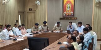 मुख्यमंत्री योगी आदित्यनाथ ने वीडियो कॉन्फ्रेंसिंग से की प्रदेशभर की समीक्षा महिला सुरक्षा, बाढ़, कांवड़ यात्रा और कानून-व्यवस्था पर दिए सख्त निर्देश