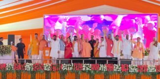 संतकबीरनगर को 684 करोड़ की सौगात, 201 परियोजनाओं का लोकार्पण-शिलान्यास; सीएम योगी ने विपक्ष पर साधा निशाना कबीर की धरती से विकास और विरासत का संदेश, तामेश्वरनाथ कॉरिडोर, कबीर अकादमी और मेडिकल कॉलेज समेत कई योजनाओं का किया जिक्र