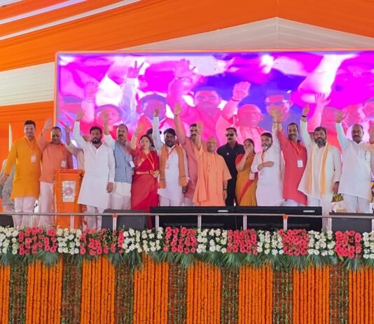 संतकबीरनगर को 684 करोड़ की सौगात, 201 परियोजनाओं का लोकार्पण-शिलान्यास; सीएम योगी ने विपक्ष पर साधा निशाना कबीर की धरती से विकास और विरासत का संदेश, तामेश्वरनाथ कॉरिडोर, कबीर अकादमी और मेडिकल कॉलेज समेत कई योजनाओं का किया जिक्र