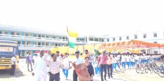 सूर्या के नौनिहालों ने निकाली भव्य तिरंगा यात्रा, गूंजे भारत माता की जय के नारे डॉ. उदय प्रताप चतुर्वेदी के नेतृत्व में निकली यात्रा, अमर शहीदों के बलिदान को किया नमन