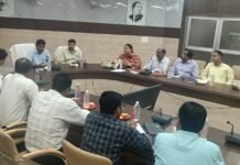 टेराकोटा को नई उड़ान देने की तैयारी, कारीगरों को बाजार से जोड़ने पर जोर ओडीओपी की बैठक में डीएम ने योजनाओं का लाभ दिलाने के दिए निर्देश, ब्रांडिंग, डिजाइन और ऑनलाइन मार्केटिंग बढ़ाने पर जोर