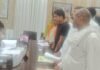 डीएम ने सुनी फरियादियों की समस्याएं, त्वरित और गुणवत्तापूर्ण निस्तारण के निर्देश जनसुनवाई में भूमि विवाद, राजस्व, पुलिस, बिजली, सड़क और पेंशन से जुड़ी शिकायतें पहुंचीं