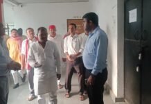 चुनाव से पहले ईवीएम सुरक्षा पर प्रशासन की पैनी नजर डीएम ने राजनीतिक दलों के प्रतिनिधियों संग किया वेयरहाउस का निरीक्षण, डबल लॉक में सुरक्षित हैं मशीनें