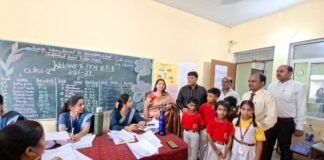 सूर्या स्कूल में सजा अभिभावक-शिक्षक संवाद का मंच रिपोर्ट कार्ड में बच्चों की प्रगति देख खिले अभिभावकों के चेहरे, डॉ. उदय बोले सफलता के शिखर तक पहुंचाना लक्ष्य