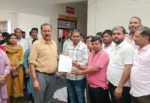 लेखपाल संघ ने एसडीएम को सौंपा ज्ञापन अध्यक्ष राम प्रताप यादव की अध्यक्षता में भ्रष्टाचार ट्रैप कार्रवाई के विरोध में उठाई आवाज