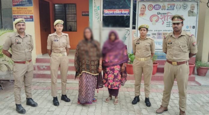 ज्वैलरी दुकान से पायल चोरी करने वाली दो महिलाएं गिरफ्तार खजनी पुलिस ने चार पायल और 3,020 रुपये नकद बरामद किए